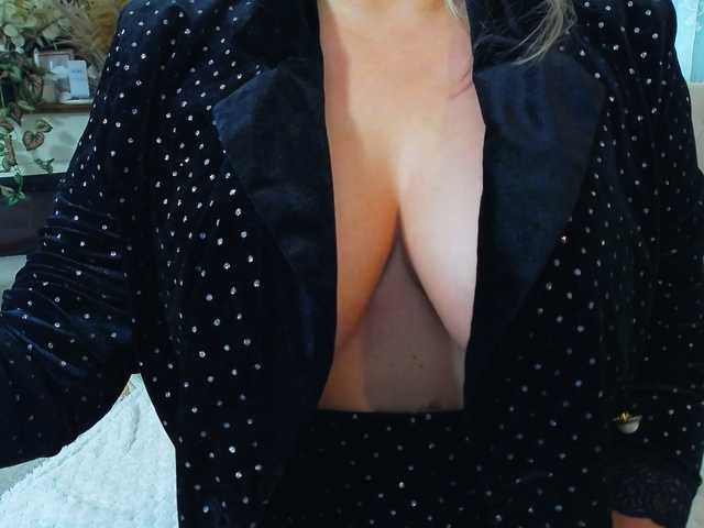 Malvvina live cam on BongaCams