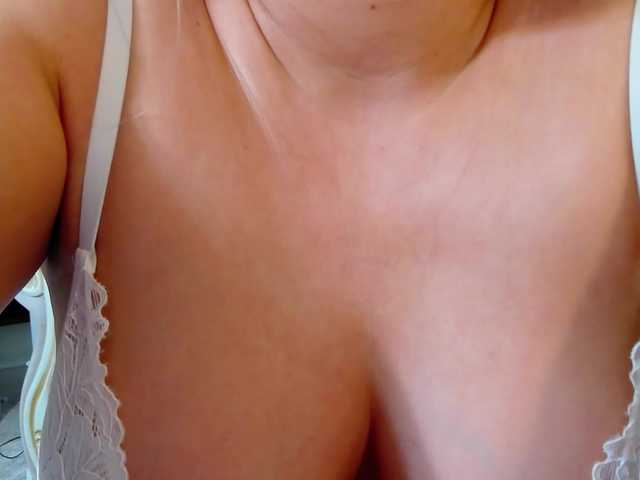 Malvvina live cam on BongaCams