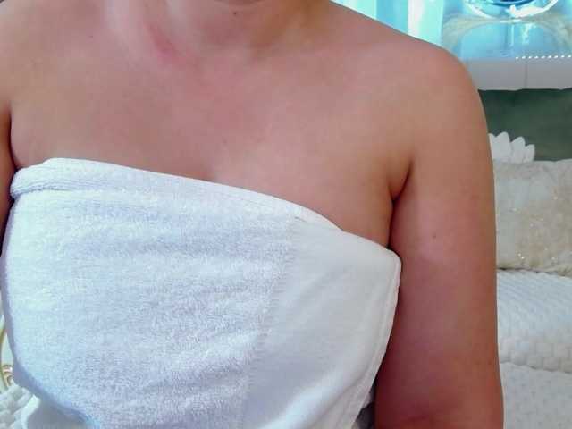 Malvvina live cam preview