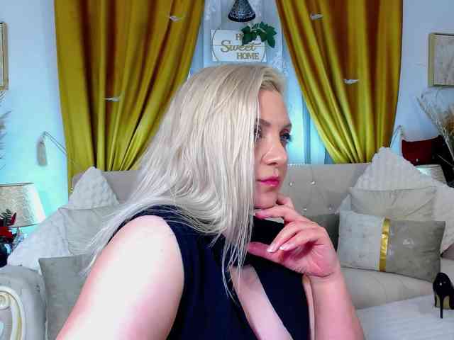 Malvvina Live Webcam on BongaCams