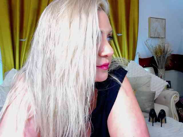 Malvvina Live Webcam on BongaCams