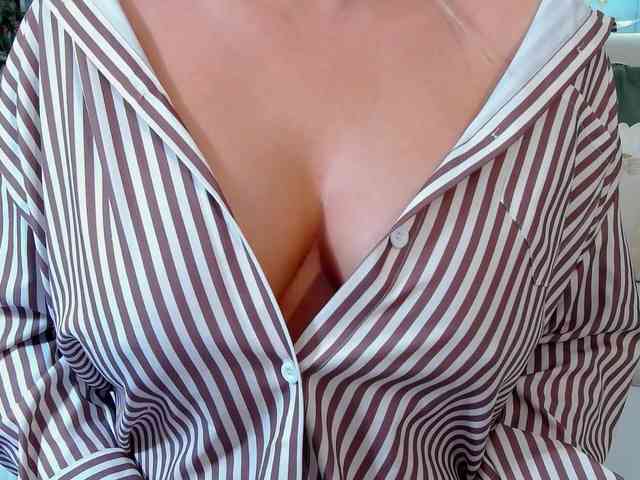 Malvvina Live Webcam on BongaCams