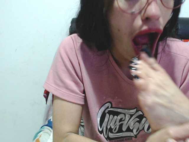 saaramilleer live cam on BongaCams