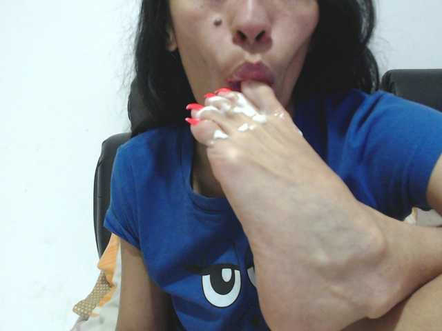saaramilleer live cam on BongaCams