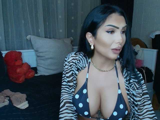 queenmeryem live cam on UnifiedCams