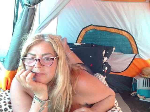 YulliaMilf webcam