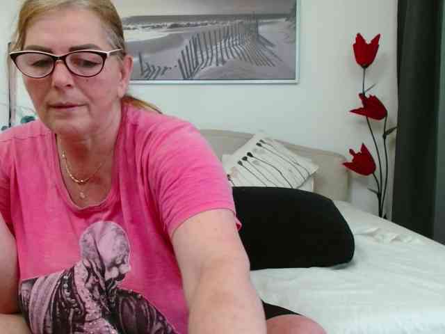 YulliaMilf webcam