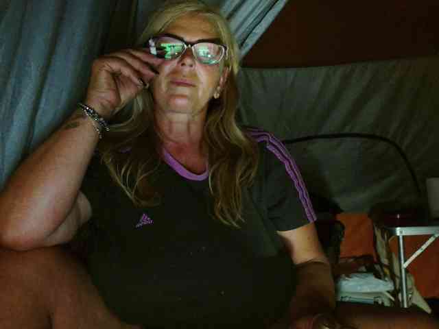 YulliaMilf webcam