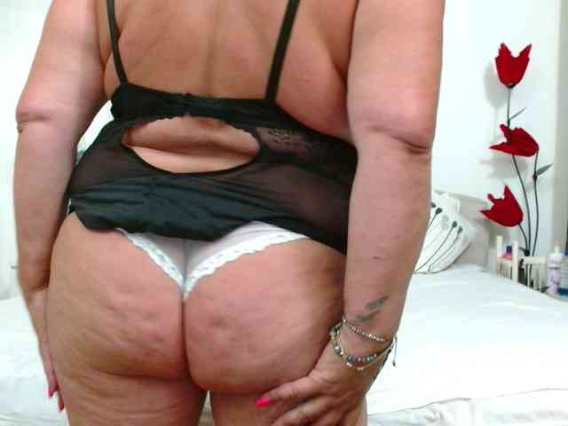 YulliaMilf webcam