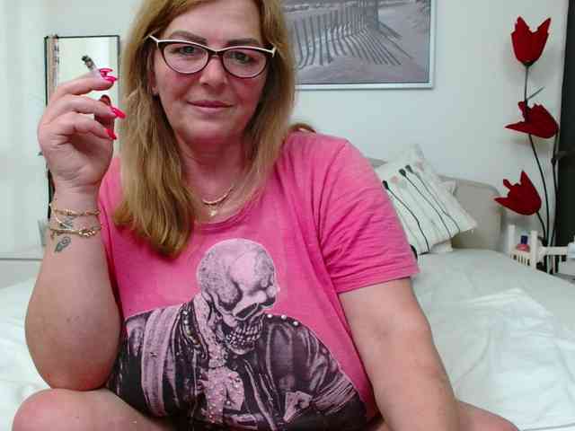 YulliaMilf webcam