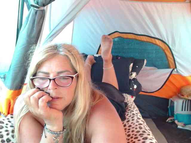 YulliaMilf webcam
