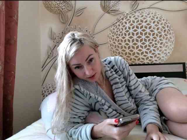 YourArealgirl bongacams