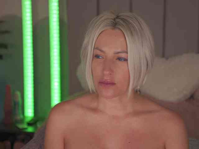 VickySecret webcam