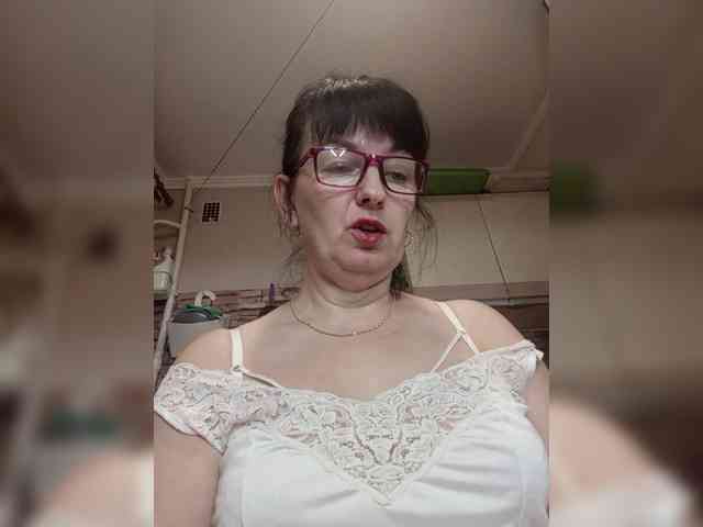 Danccee358 live female cam on bongacams