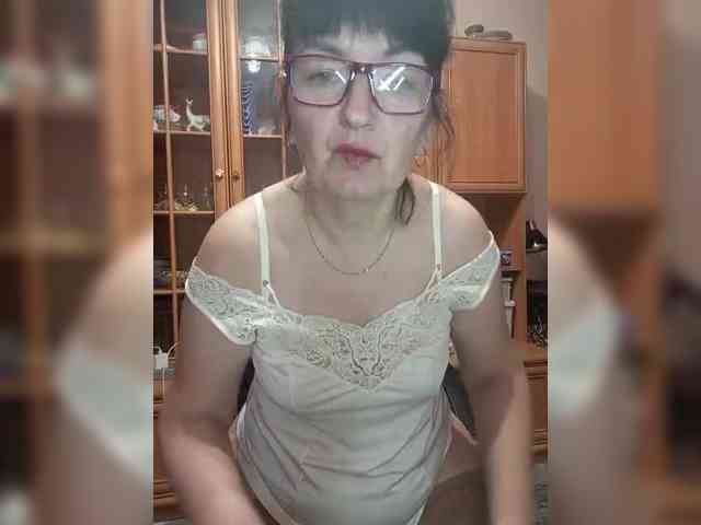 Danccee358 live female cam on bongacams