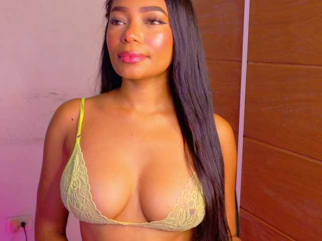 AlainaSaint live cam on BongaCams