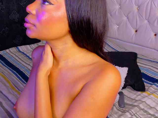 AlainaSaint webcam