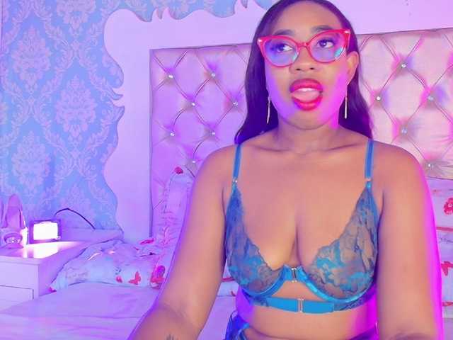 CaseyMoons's BongaCams show and profile