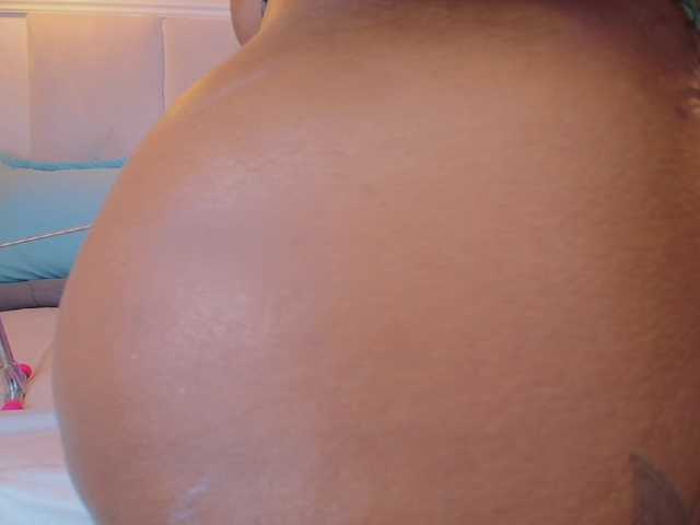 CaseyMoons live cam on BongaCams