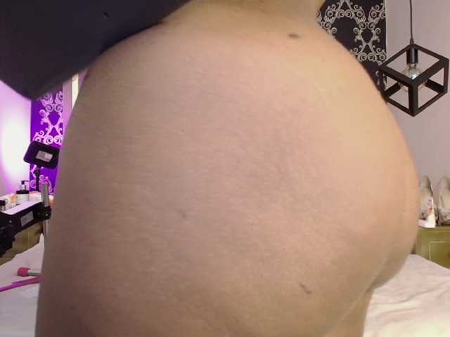 CaseyMoons live cam preview