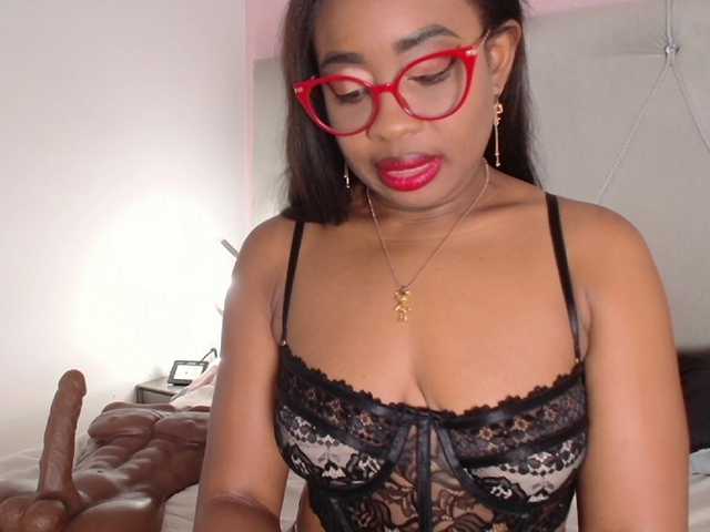 CaseyMoons live cam on BongaCams