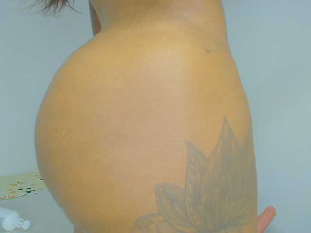CaseyMoons live cam on BongaCams