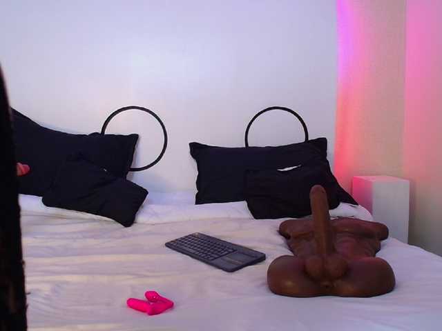 CaseyMoons live cam on BongaCams
