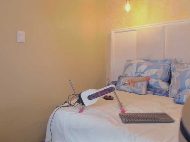 CaseyMoons live cam on BongaCams