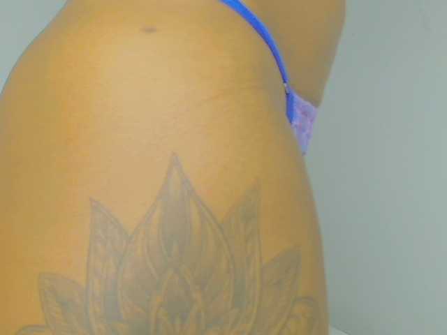 CaseyMoons live cam on BongaCams