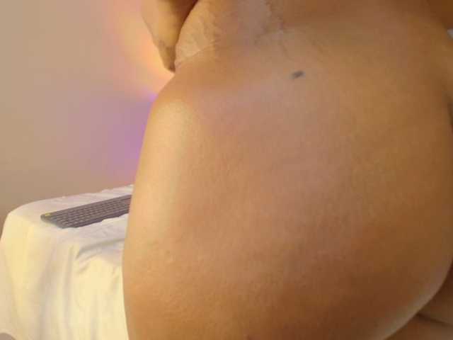 CaseyMoons live cam on BongaCams