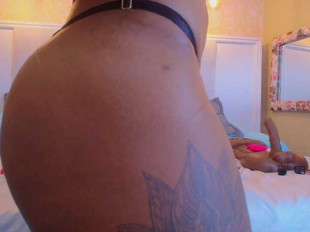 CaseyMoons live cam on BongaCams