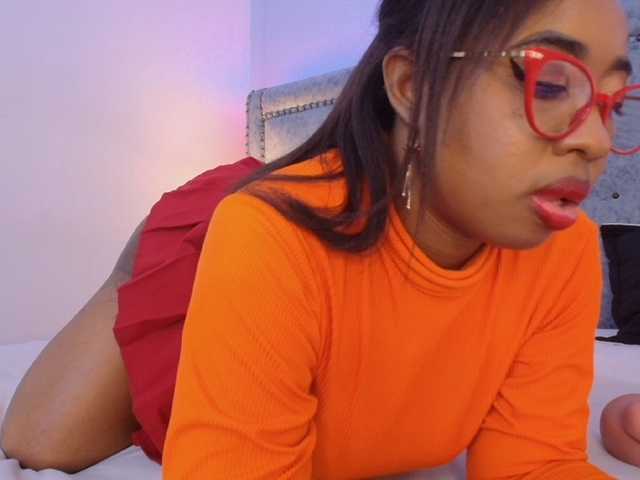CaseyMoons live cam on BongaCams