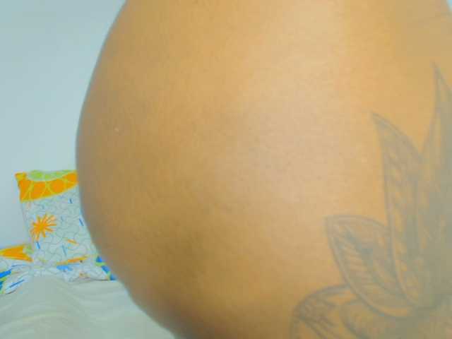 CaseyMoons live cam on BongaCams