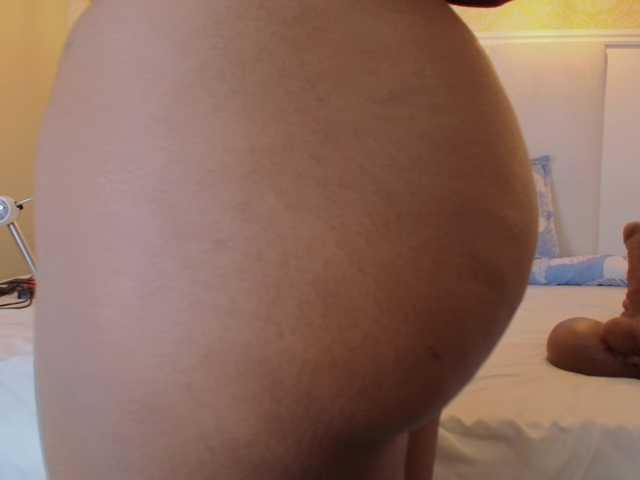 CaseyMoons, live now on BongaCams