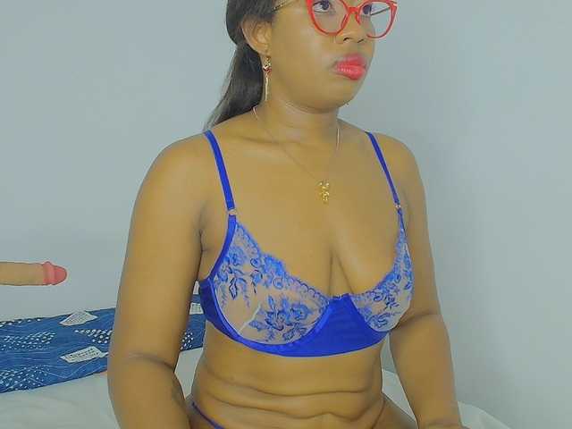 CaseyMoons live webcam show