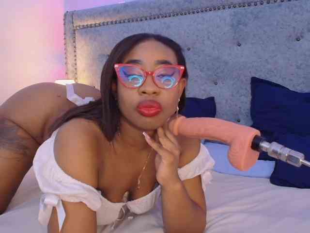 CaseyMoons webcam