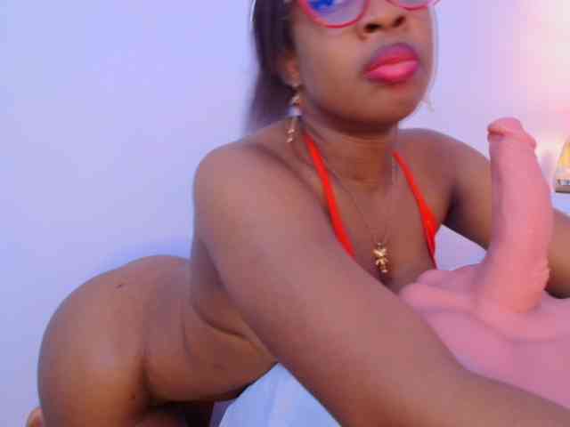Modelo: CaseyMoons