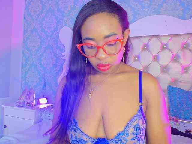 CaseyMoons webcam