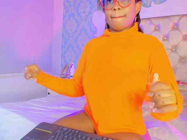 CaseyMoons webcam
