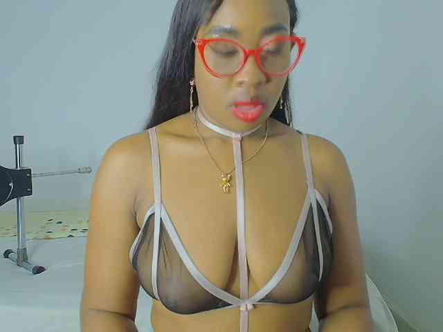 CaseyMoons webcam