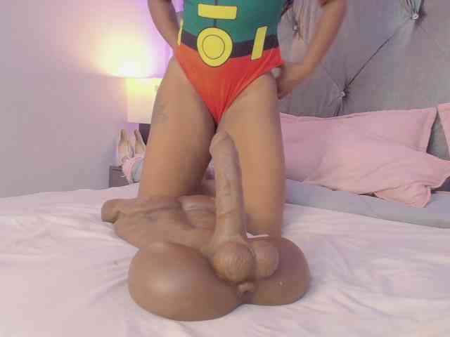 CaseyMoons webcam