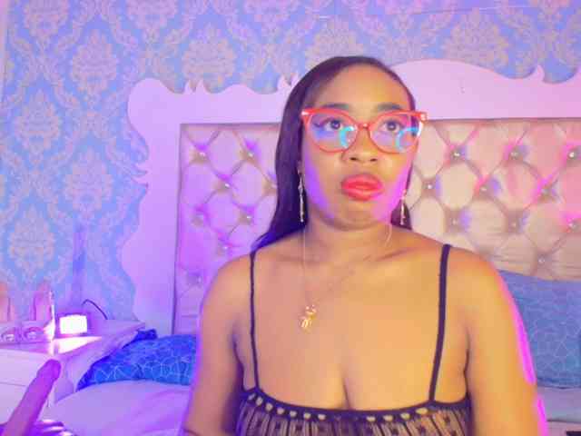 CaseyMoons webcam