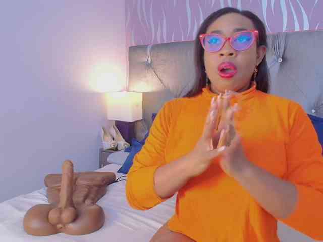 CaseyMoons webcam