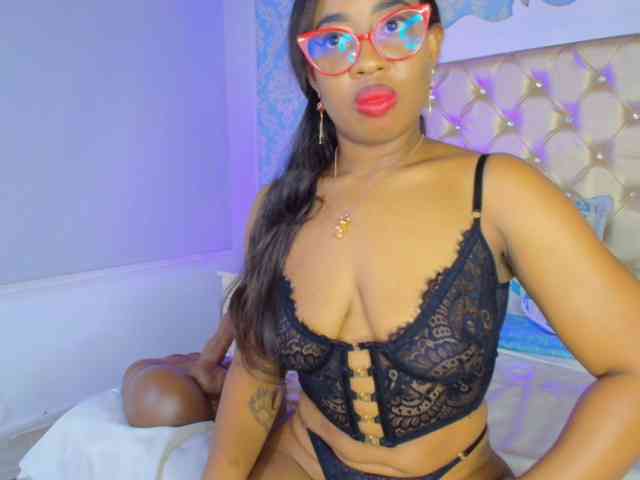 CaseyMoons webcam