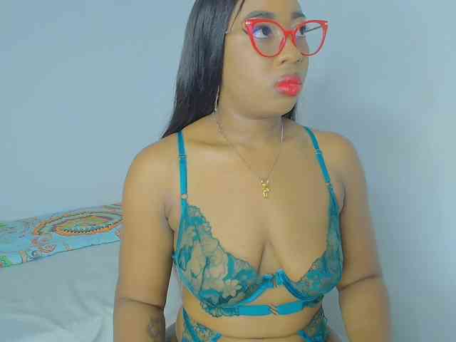 CaseyMoons webcam
