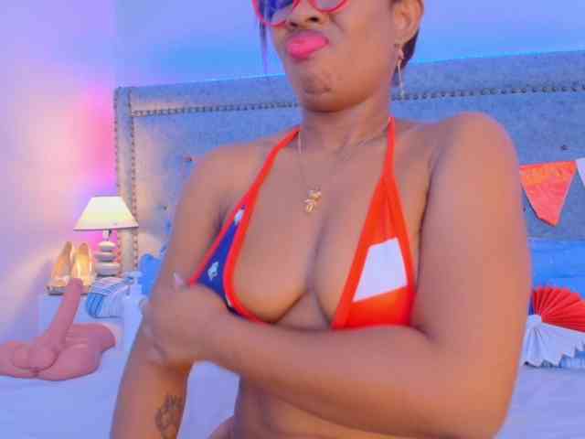 CaseyMoons webcam