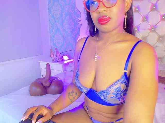 Modelo: CaseyMoons