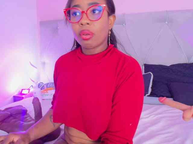 Modelo: CaseyMoons