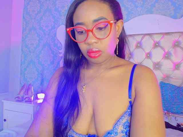 CaseyMoons webcam