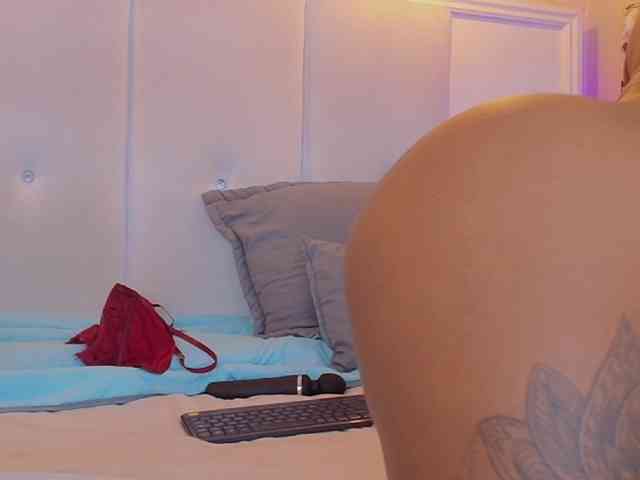 CaseyMoons webcam
